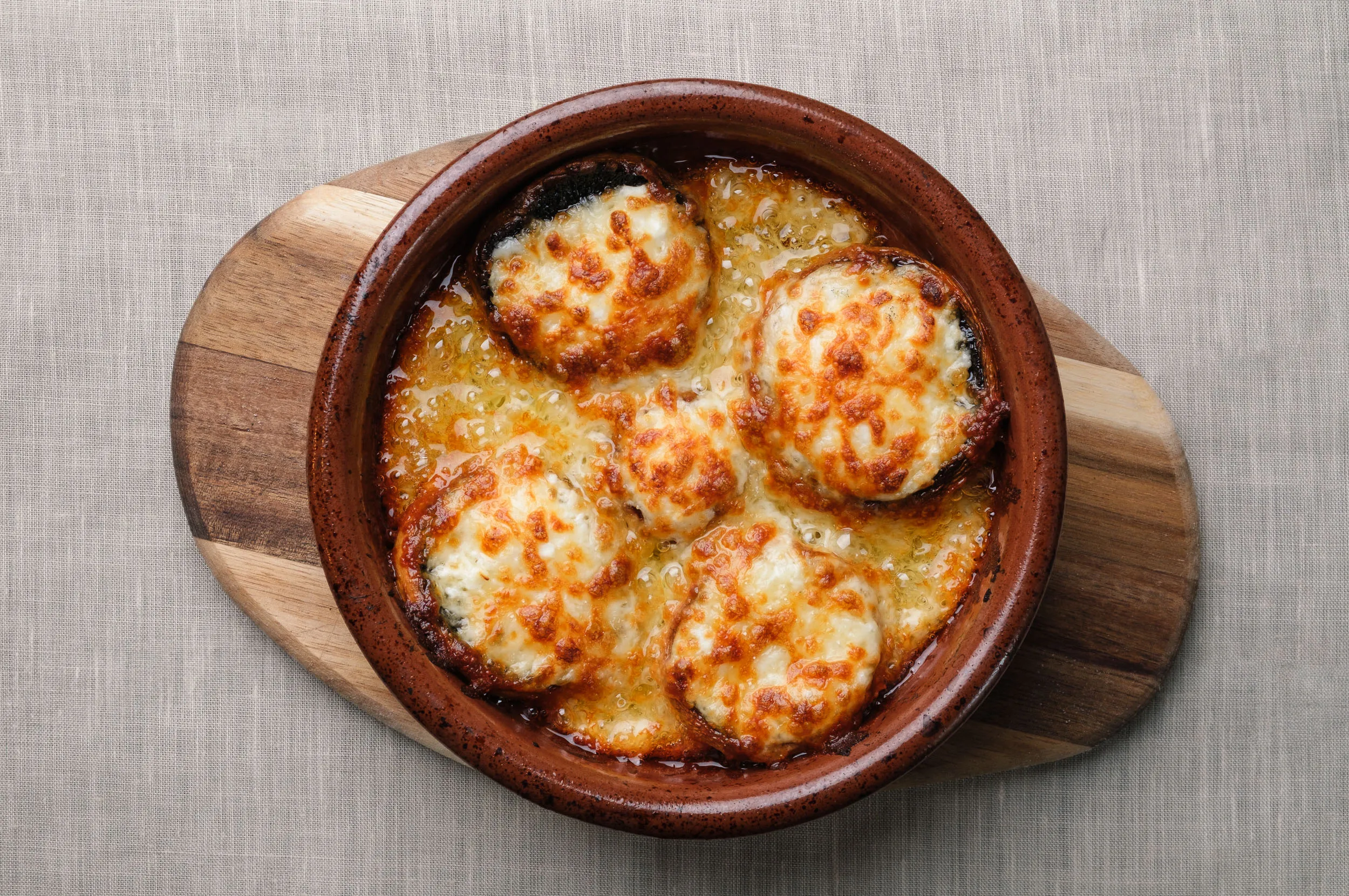 Champiñones con queso
